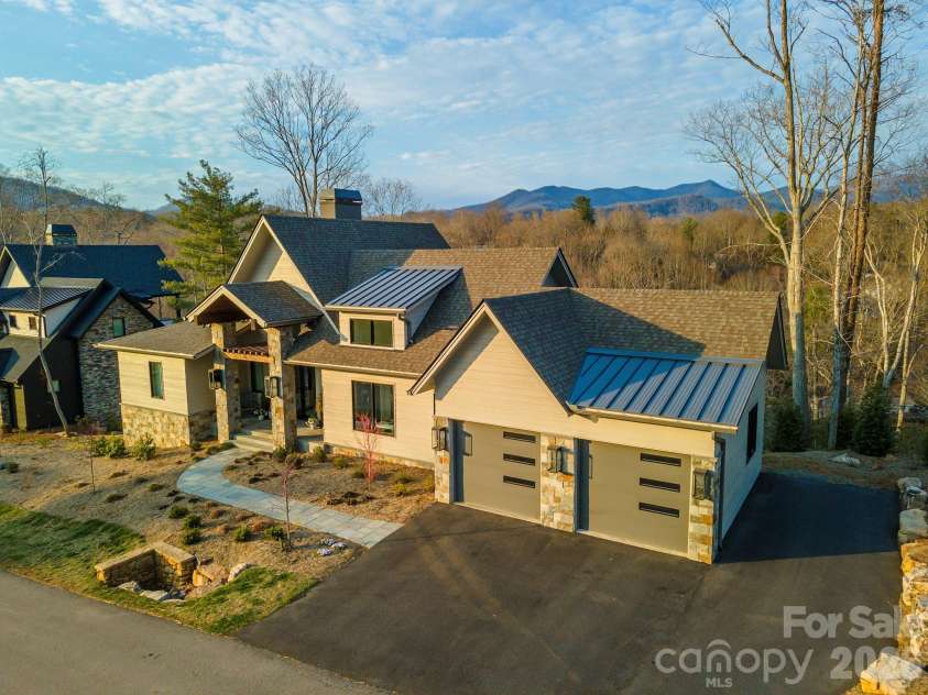 158 Riverbend Forest Drive, Asheville, NC 28805.  MLS# CAR4399646, YatesRealty ID 39092. Beautiful mountian and river views