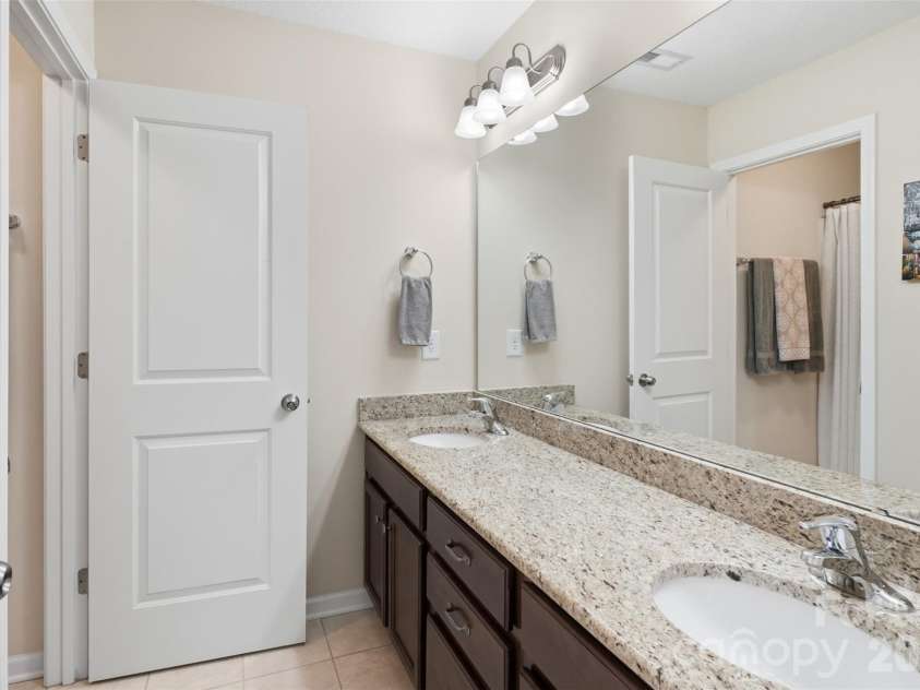 1188 Mckee Farm Lane, Belmont, NC 28012.  MLS# CAR4403447, YatesRealty ID 39093. 