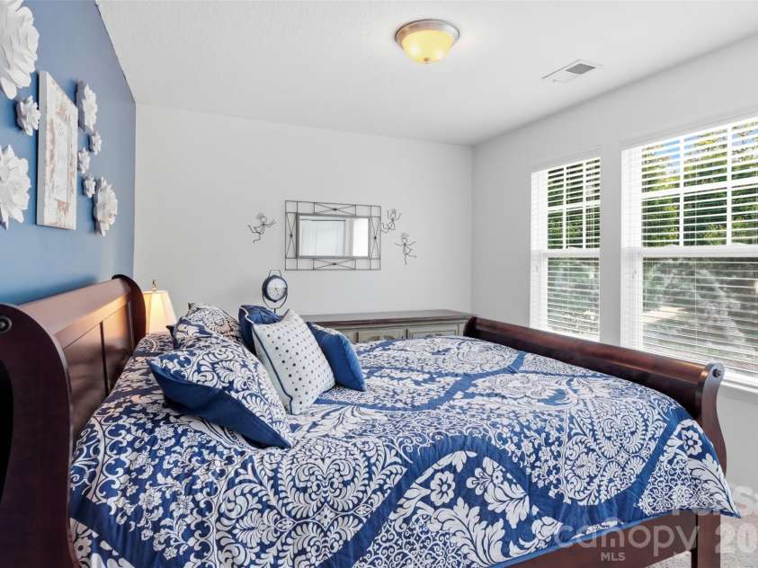 1188 Mckee Farm Lane, Belmont, NC 28012.  MLS# CAR4403447, YatesRealty ID 39093. 