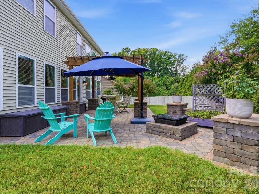 1188 Mckee Farm Lane, Belmont, NC 28012.  MLS# CAR4403447, YatesRealty ID 39093. 
