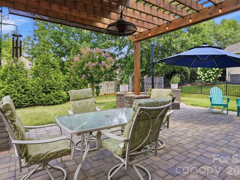 1188 Mckee Farm Lane, Belmont, NC 28012.  MLS# CAR4403447, YatesRealty ID 39093. 