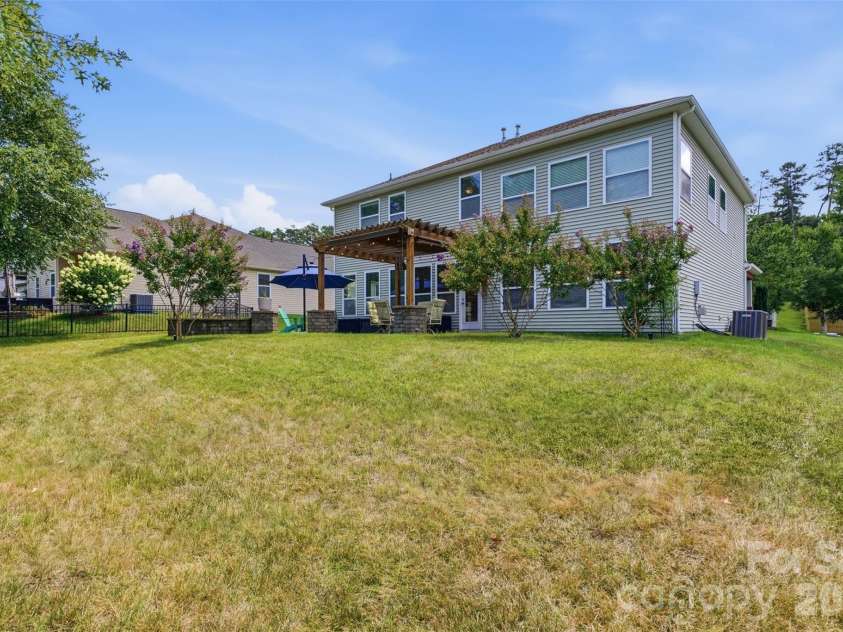 1188 Mckee Farm Lane, Belmont, NC 28012.  MLS# CAR4403447, YatesRealty ID 39093. 