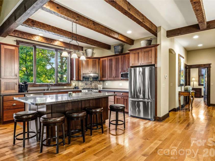 136 Merrills Ridge Road, Asheville, NC 28803.  MLS# CAR4400955, YatesRealty ID 39094. 