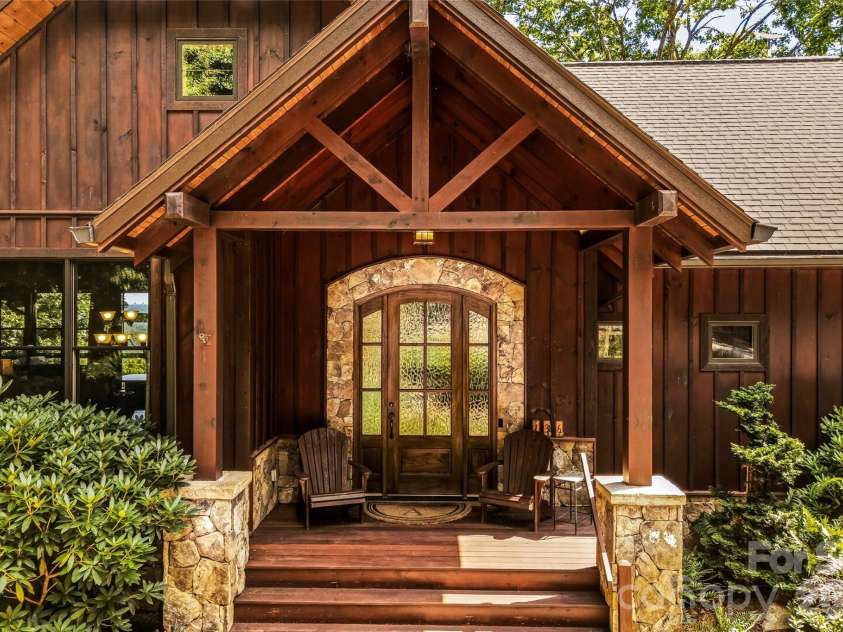 136 Merrills Ridge Road, Asheville, NC 28803.  MLS# CAR4400955, YatesRealty ID 39094. 