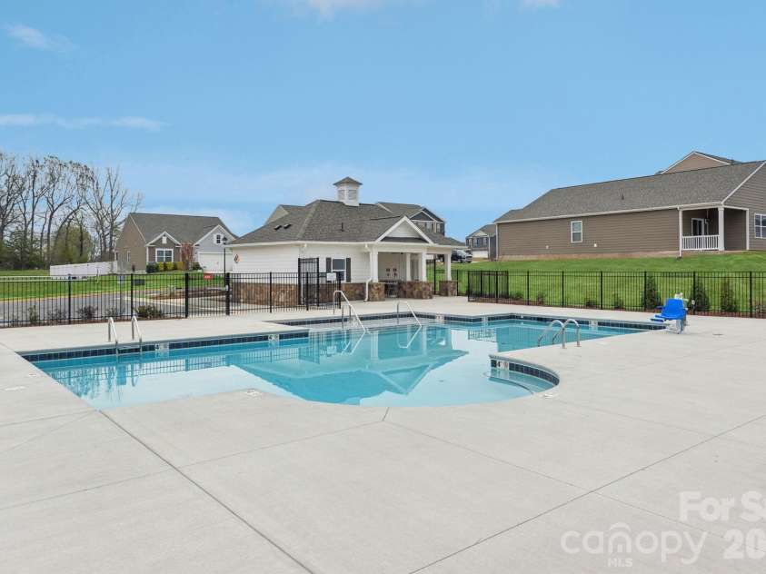 444 Brinkley Drive, Kings Mountain, NC 28086.  MLS# CAR4395413, YatesRealty ID 39095. 