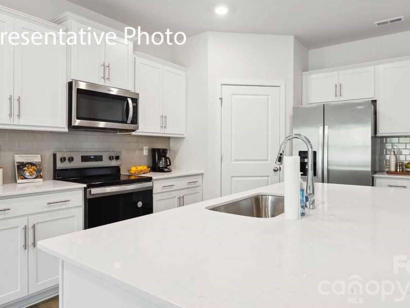 522 Brinkley Drive, Kings Mountain, NC 28086.  MLS# CAR4404598, YatesRealty ID 39096. 