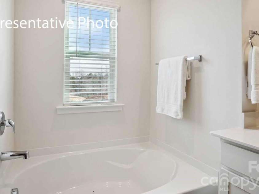 522 Brinkley Drive, Kings Mountain, NC 28086.  MLS# CAR4404598, YatesRealty ID 39096. 