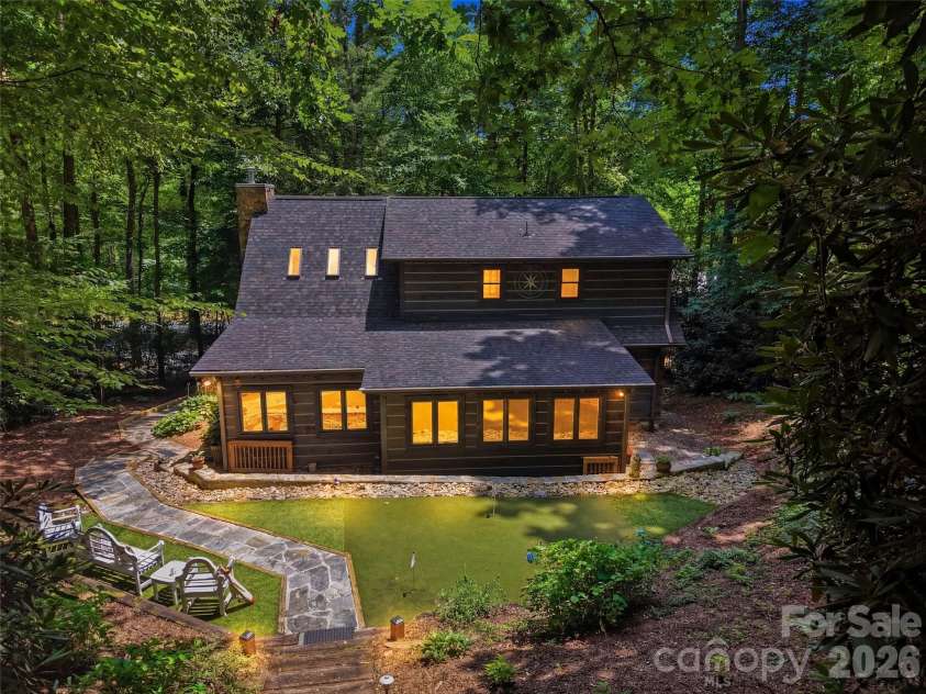6 Laurel Branch Drive, Black Mountain, NC 28711.  MLS# CAR4403314, YatesRealty ID 39097. 