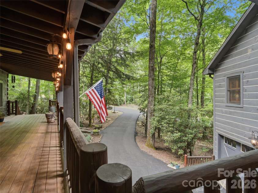 6 Laurel Branch Drive, Black Mountain, NC 28711.  MLS# CAR4403314, YatesRealty ID 39097. 