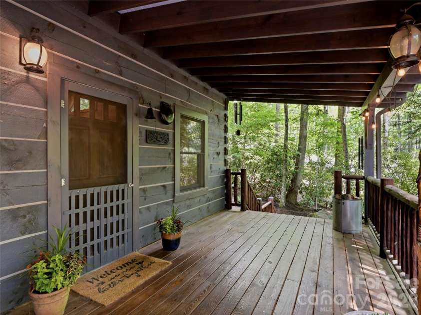 6 Laurel Branch Drive, Black Mountain, NC 28711.  MLS# CAR4403314, YatesRealty ID 39097. 