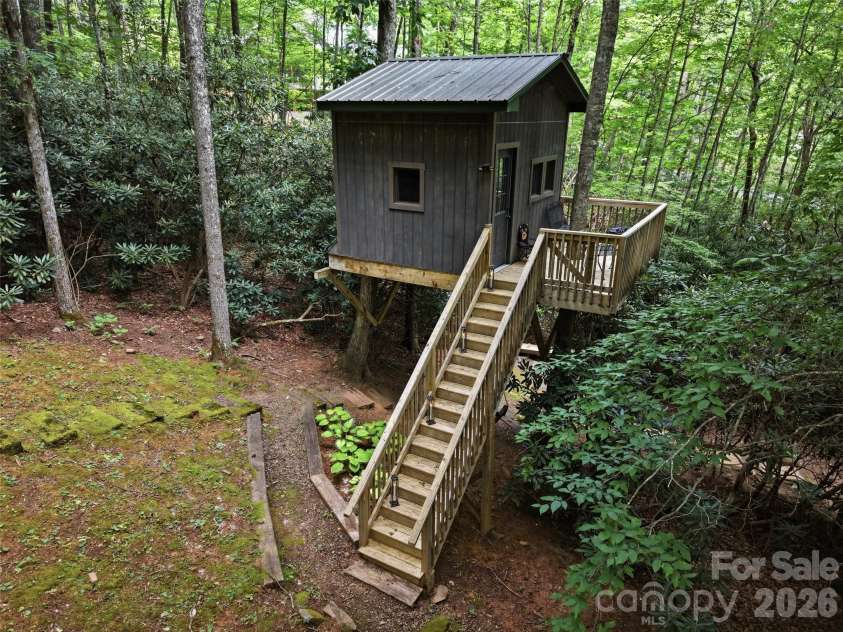 6 Laurel Branch Drive, Black Mountain, NC 28711.  MLS# CAR4403314, YatesRealty ID 39097. 