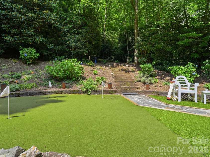 6 Laurel Branch Drive, Black Mountain, NC 28711.  MLS# CAR4403314, YatesRealty ID 39097. 