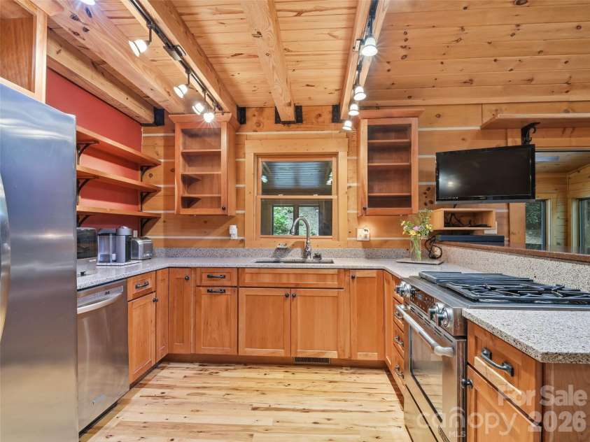 6 Laurel Branch Drive, Black Mountain, NC 28711.  MLS# CAR4403314, YatesRealty ID 39097. 