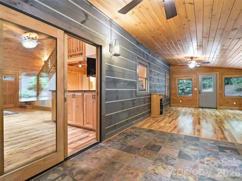 6 Laurel Branch Drive, Black Mountain, NC 28711.  MLS# CAR4403314, YatesRealty ID 39097. 