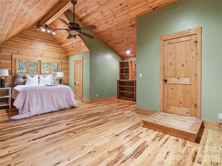 6 Laurel Branch Drive, Black Mountain, NC 28711.  MLS# CAR4403314, YatesRealty ID 39097. 