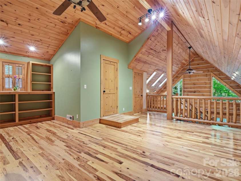 6 Laurel Branch Drive, Black Mountain, NC 28711.  MLS# CAR4403314, YatesRealty ID 39097. 
