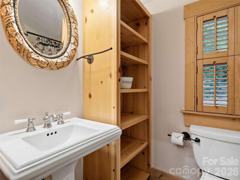6 Laurel Branch Drive, Black Mountain, NC 28711.  MLS# CAR4403314, YatesRealty ID 39097. 