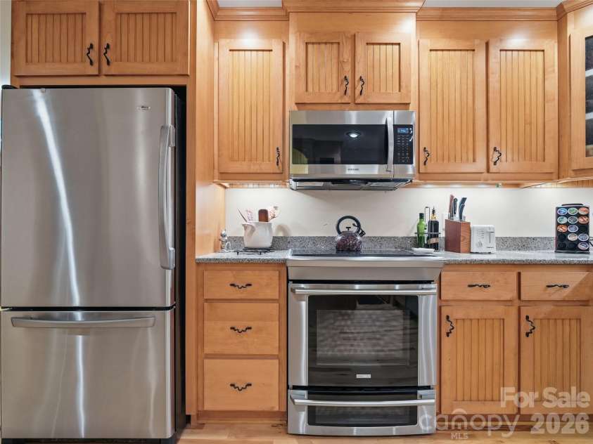 6 Laurel Branch Drive, Black Mountain, NC 28711.  MLS# CAR4403314, YatesRealty ID 39097. 