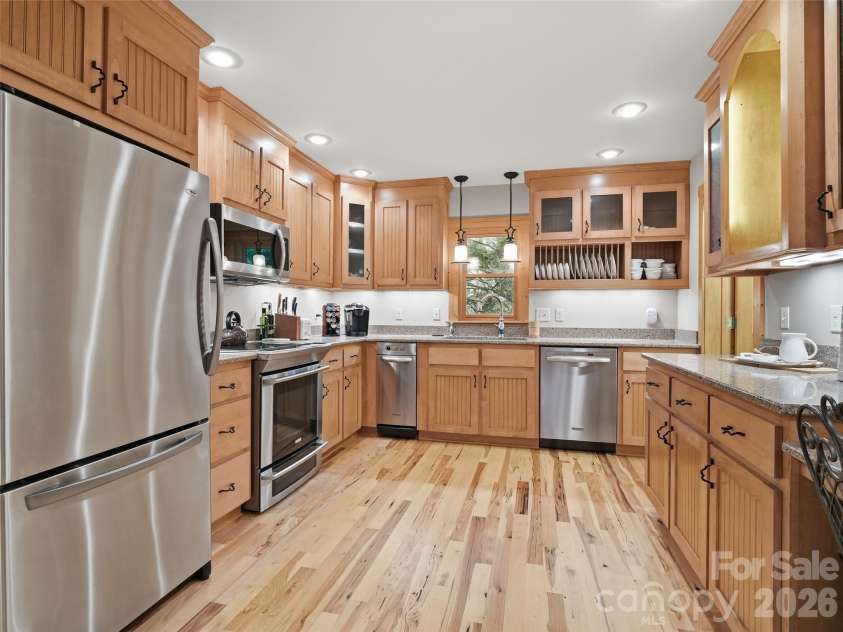 6 Laurel Branch Drive, Black Mountain, NC 28711.  MLS# CAR4403314, YatesRealty ID 39097. 