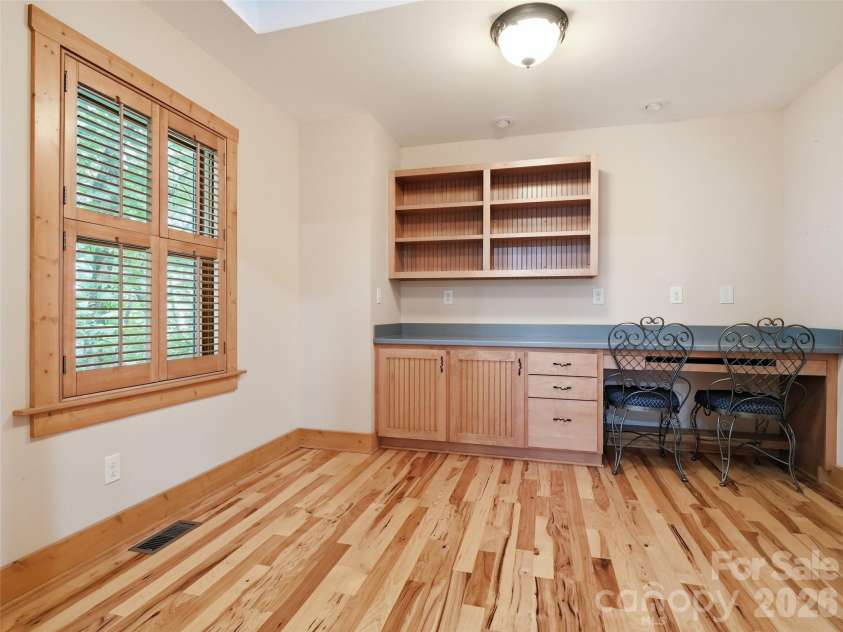 6 Laurel Branch Drive, Black Mountain, NC 28711.  MLS# CAR4403314, YatesRealty ID 39097. 