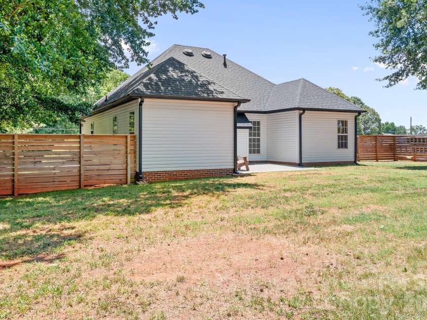 12601 Mayes Road, Huntersville, NC 28078.  MLS# CAR4396810, YatesRealty ID 39098. 