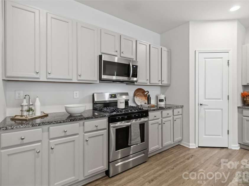 8420 Union Central Court, Waxhaw, NC 28173.  MLS# CAR4394109, YatesRealty ID 39099. 