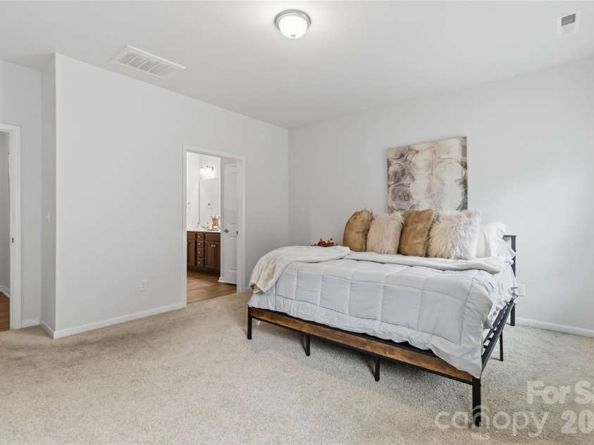 8420 Union Central Court, Waxhaw, NC 28173.  MLS# CAR4394109, YatesRealty ID 39099. 