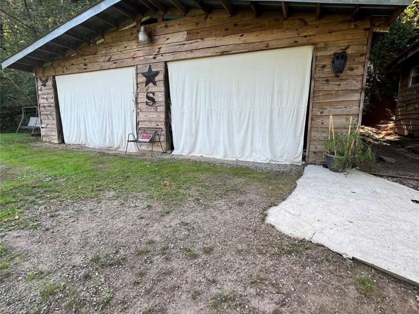 136 McCarran Trail, Statesville, NC 28625.  MLS# CAR4303879, YatesRealty ID 391. Large 2 bay garage