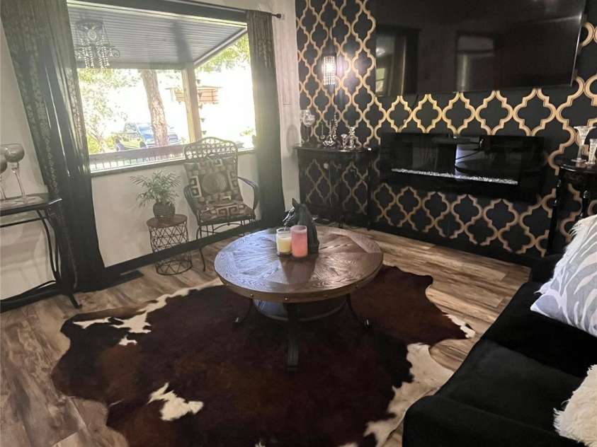 136 McCarran Trail, Statesville, NC 28625.  MLS# CAR4303879, YatesRealty ID 391. Living Rood