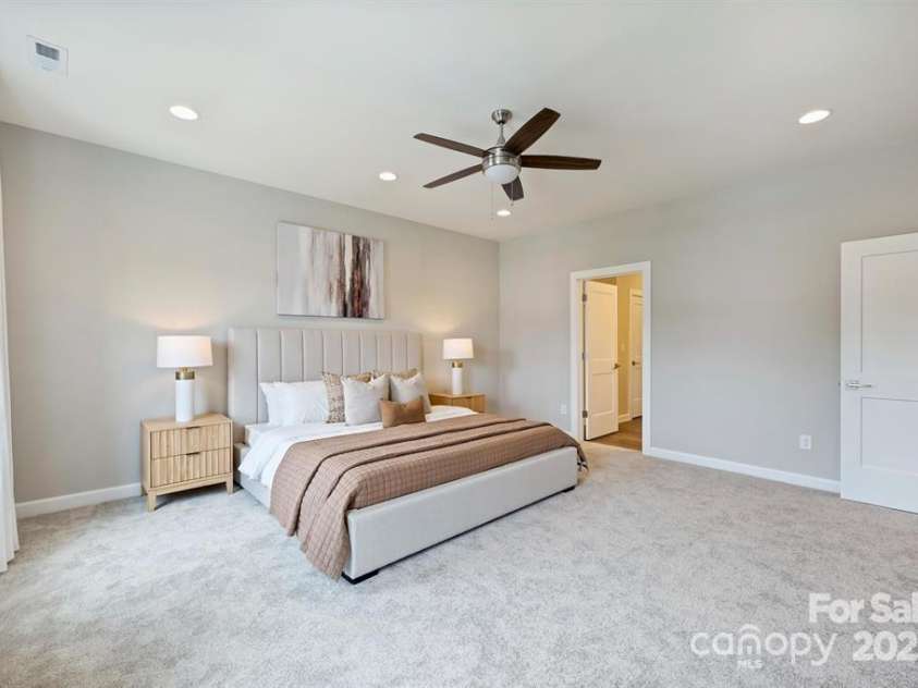 8017 Joy Crossing Lane, Charlotte, NC 28214.  MLS# CAR4280829, YatesRealty ID 391. 