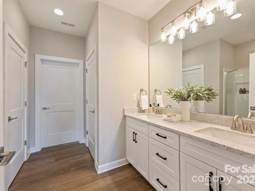 8017 Joy Crossing Lane, Charlotte, NC 28214.  MLS# CAR4280829, YatesRealty ID 391. 