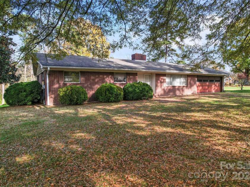 4620 Sherrills Ford Road, Salisbury, NC 28147.  MLS# CAR4203535, YatesRealty ID 3910. 