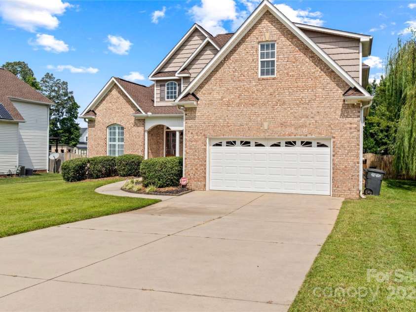 5220 Vineleaf Court, Clemmons, NC 27012.  MLS# CAR4299109, YatesRealty ID 3910. 