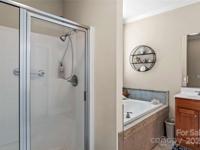 5220 Vineleaf Court, Clemmons, NC 27012.  MLS# CAR4299109, YatesRealty ID 3910. 