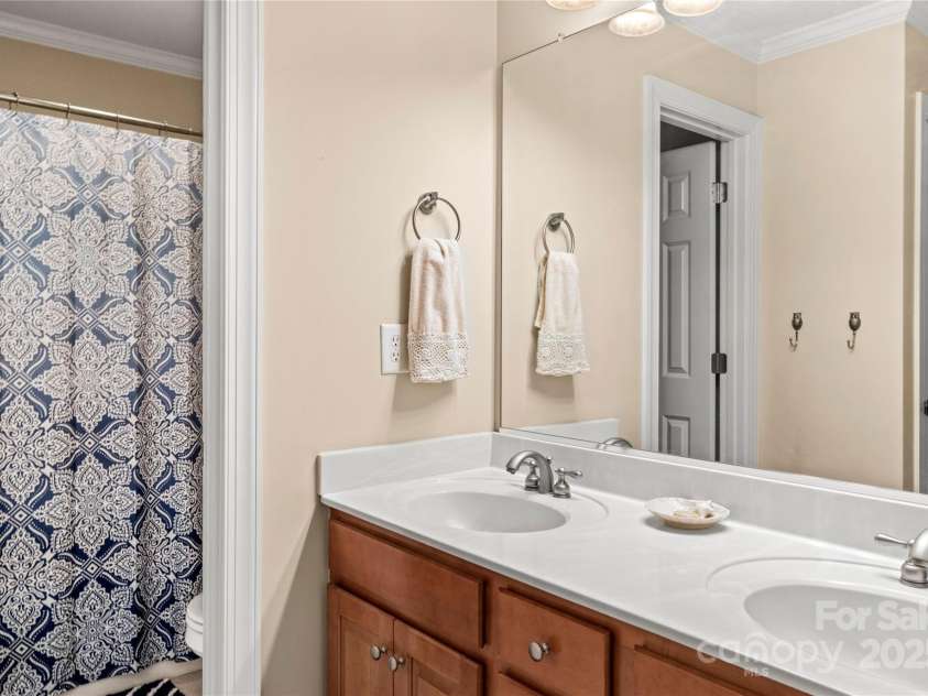 5220 Vineleaf Court, Clemmons, NC 27012.  MLS# CAR4299109, YatesRealty ID 3910. 