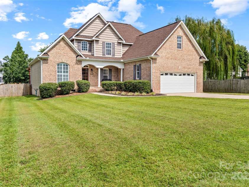 5220 Vineleaf Court, Clemmons, NC 27012.  MLS# CAR4299109, YatesRealty ID 3910. 