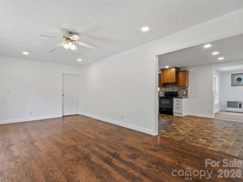 797 Pleasant Valley Road, Burnsville, NC 28714.  MLS# CAR4406248, YatesRealty ID 39102. 