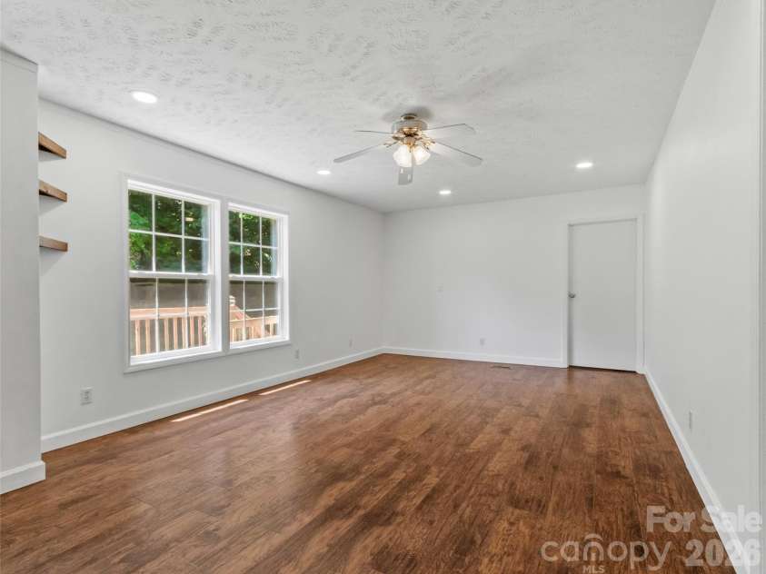 797 Pleasant Valley Road, Burnsville, NC 28714.  MLS# CAR4406248, YatesRealty ID 39102. 