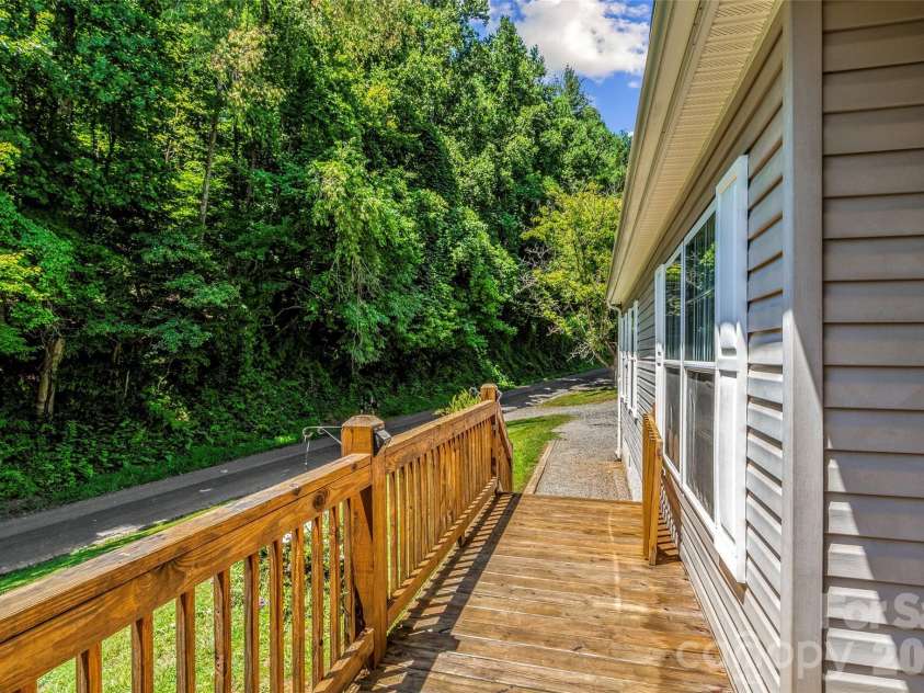 797 Pleasant Valley Road, Burnsville, NC 28714.  MLS# CAR4406248, YatesRealty ID 39102. 