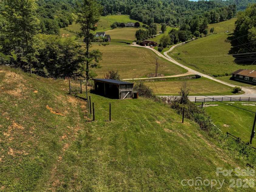 797 Pleasant Valley Road, Burnsville, NC 28714.  MLS# CAR4406248, YatesRealty ID 39102. 