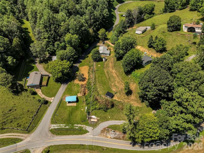 797 Pleasant Valley Road, Burnsville, NC 28714.  MLS# CAR4406248, YatesRealty ID 39102. 