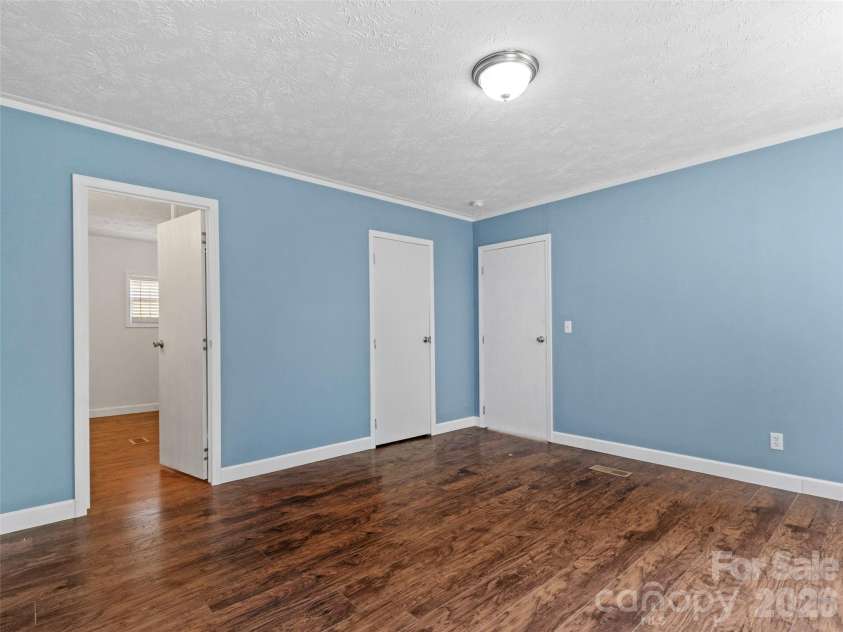 797 Pleasant Valley Road, Burnsville, NC 28714.  MLS# CAR4406248, YatesRealty ID 39102. 