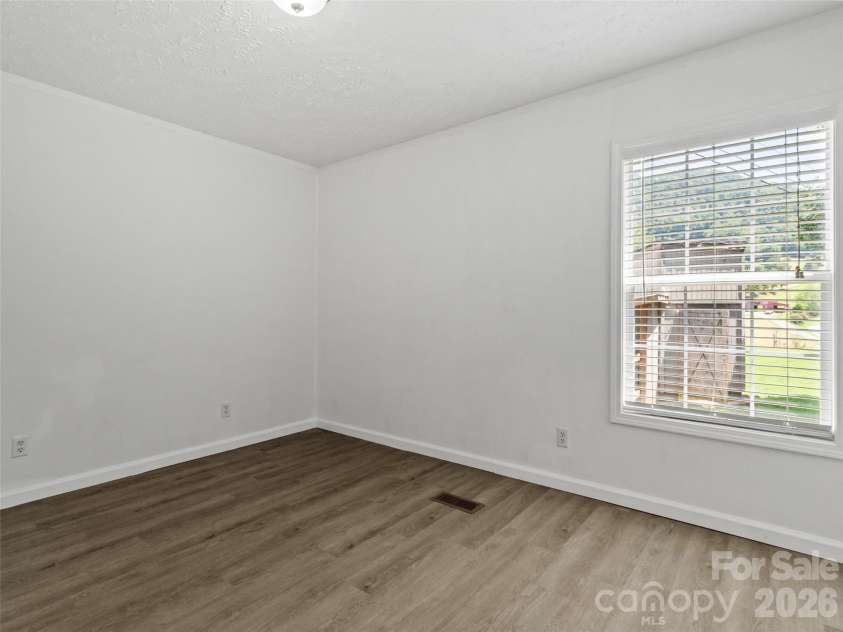 797 Pleasant Valley Road, Burnsville, NC 28714.  MLS# CAR4406248, YatesRealty ID 39102. 