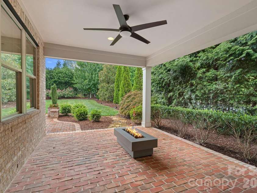 9141 Robbins Preserve Road, Cornelius, NC 28031.  MLS# CAR4397019, YatesRealty ID 39103. 