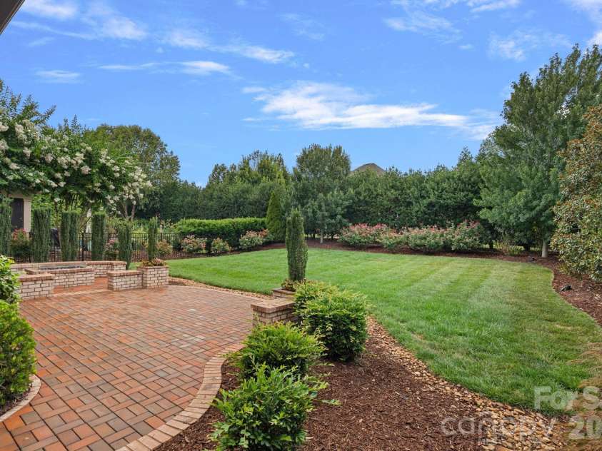 9141 Robbins Preserve Road, Cornelius, NC 28031.  MLS# CAR4397019, YatesRealty ID 39103. 