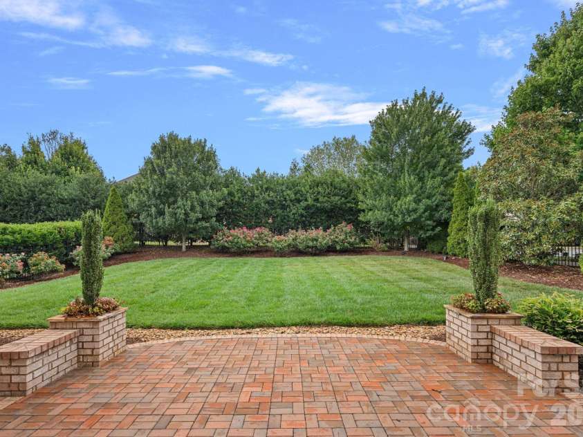 9141 Robbins Preserve Road, Cornelius, NC 28031.  MLS# CAR4397019, YatesRealty ID 39103. 
