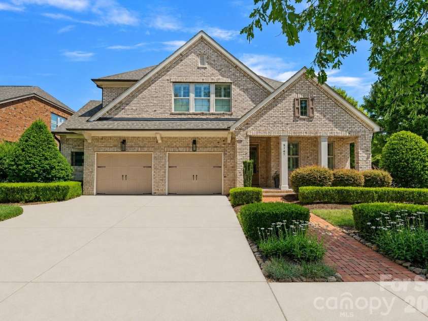 9141 Robbins Preserve Road, Cornelius, NC 28031.  MLS# CAR4397019, YatesRealty ID 39103. 