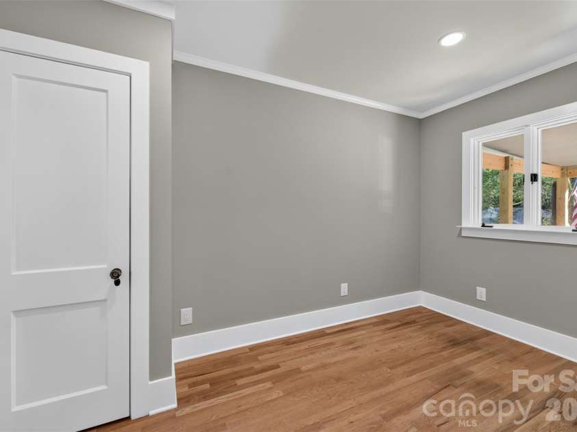 217 Norwood Street, Lenoir, NC 28645.  MLS# CAR4405873, YatesRealty ID 39105. 
