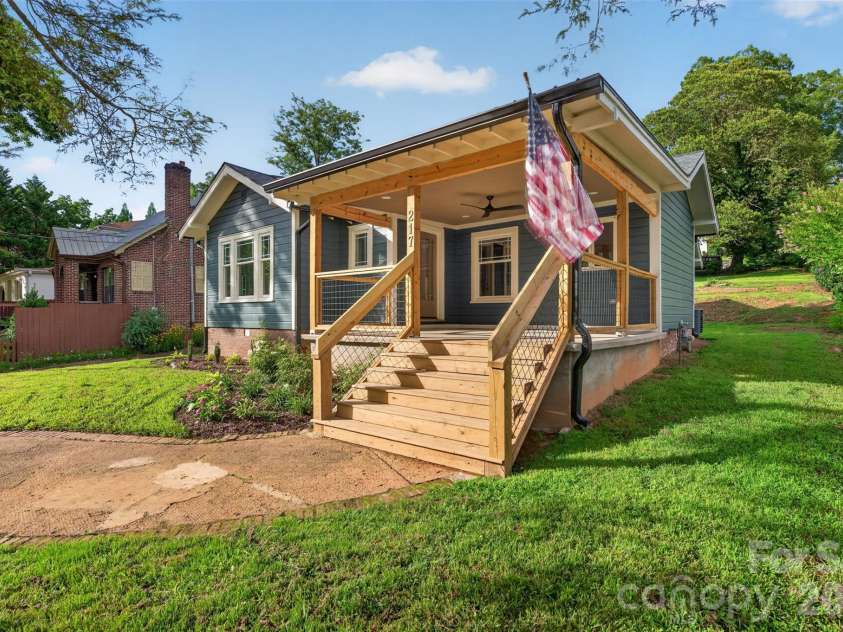 217 Norwood Street, Lenoir, NC 28645.  MLS# CAR4405873, YatesRealty ID 39105. 