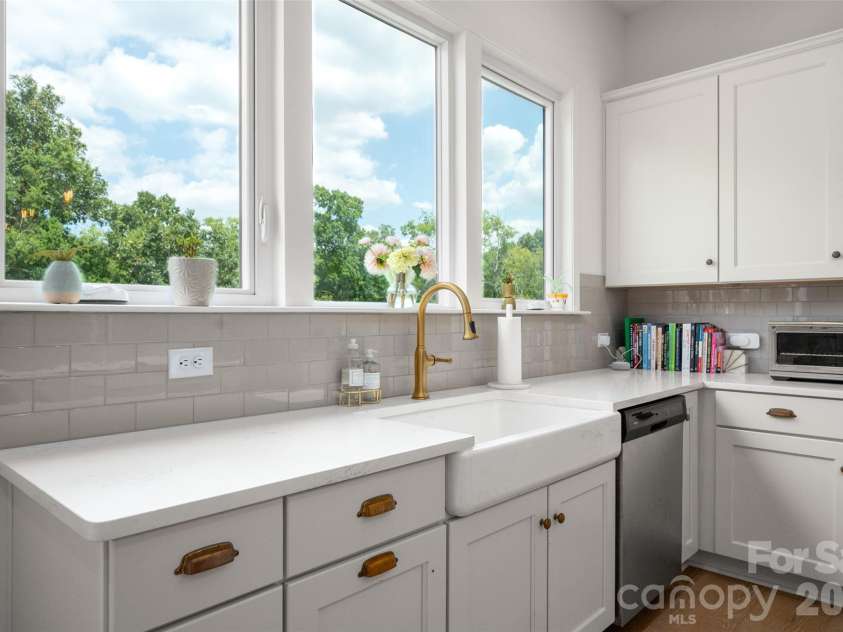 1042 Scotch Meadows Loop, Monroe, NC 28110.  MLS# CAR4404224, YatesRealty ID 39106. Farm sink with views